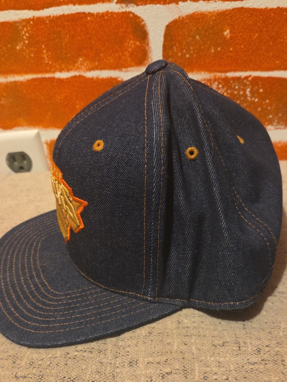 🏀 NY Knicks Denim Hat - Mitchell & Ness - Navy Blue/Orange/Bronze - Size 7 3/8" - Picture 5 of 9